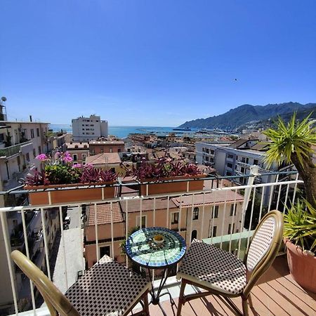 Bed and Breakfast Oasi Al Centro Con Parcheggio Salerno Zewnętrze zdjęcie