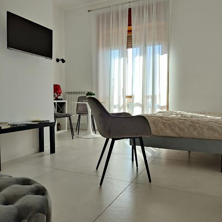 Bed and Breakfast Oasi Al Centro Con Parcheggio Salerno Zewnętrze zdjęcie