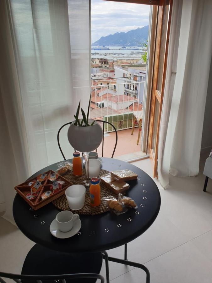 Bed and Breakfast Oasi Al Centro Con Parcheggio Salerno Zewnętrze zdjęcie