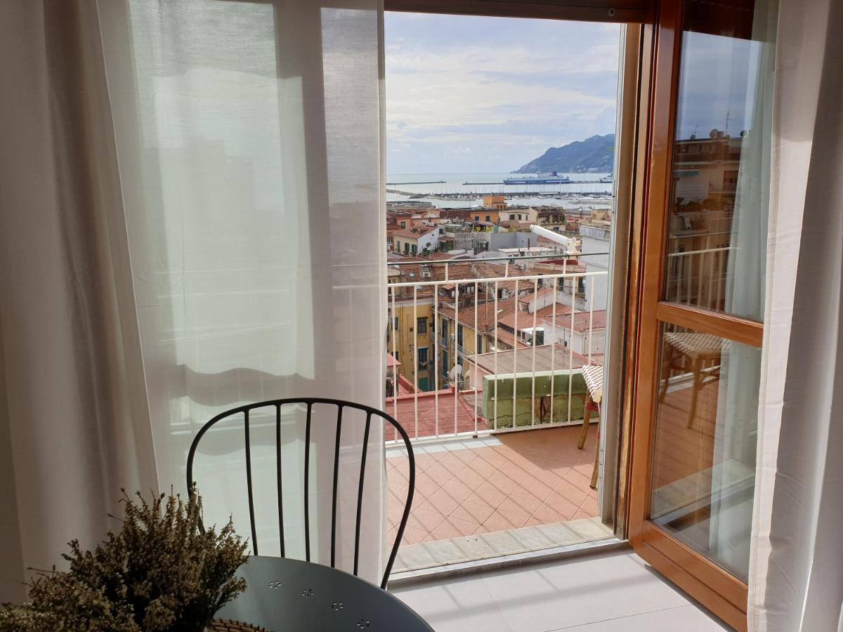 Bed and Breakfast Oasi Al Centro Con Parcheggio Salerno Zewnętrze zdjęcie