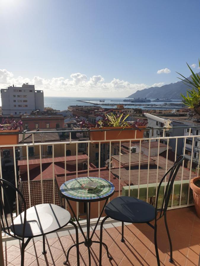 Bed and Breakfast Oasi Al Centro Con Parcheggio Salerno Zewnętrze zdjęcie