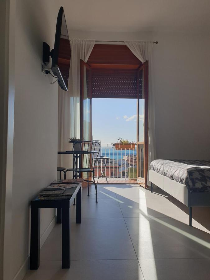 Bed and Breakfast Oasi Al Centro Con Parcheggio Salerno Zewnętrze zdjęcie