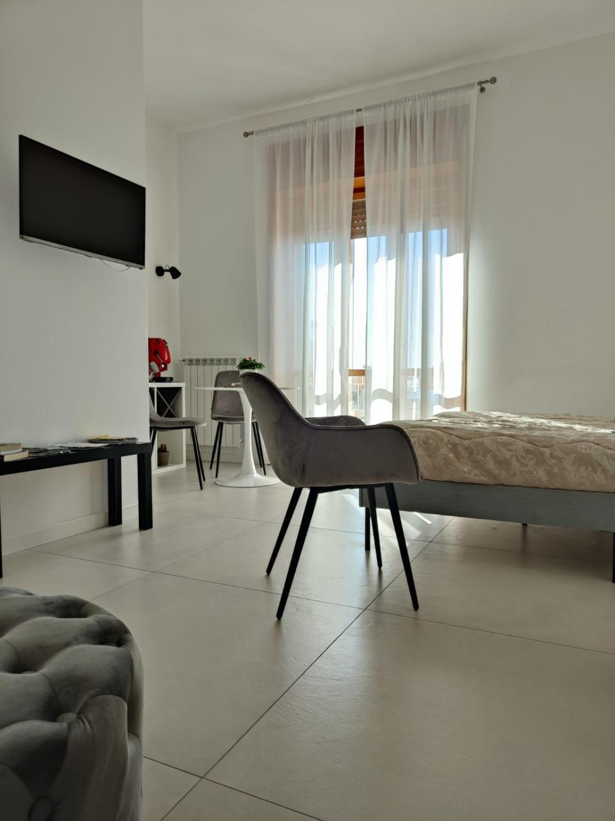 Bed and Breakfast Oasi Al Centro Con Parcheggio Salerno Zewnętrze zdjęcie