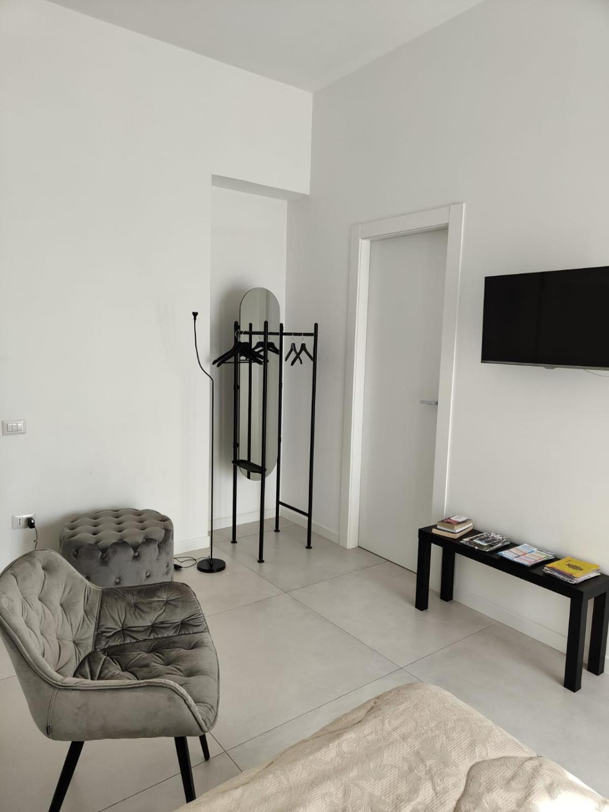 Bed and Breakfast Oasi Al Centro Con Parcheggio Salerno Zewnętrze zdjęcie